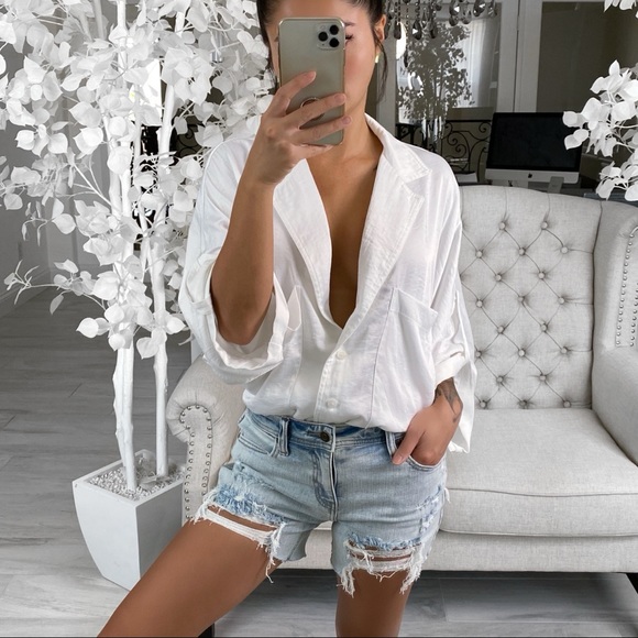 ekattire Distressed Light Blue Denim Shorts - Picture 4 of 5